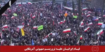 Irã avisou vizinhos que vai bombardear bases dos EUA no Oriente Médio se for atacado por Trump; mortes em protestos passam das 2.500