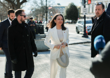 Trump diz ter recebido medalha do Nobel da Paz como 'presente' de Maria Corina Machado