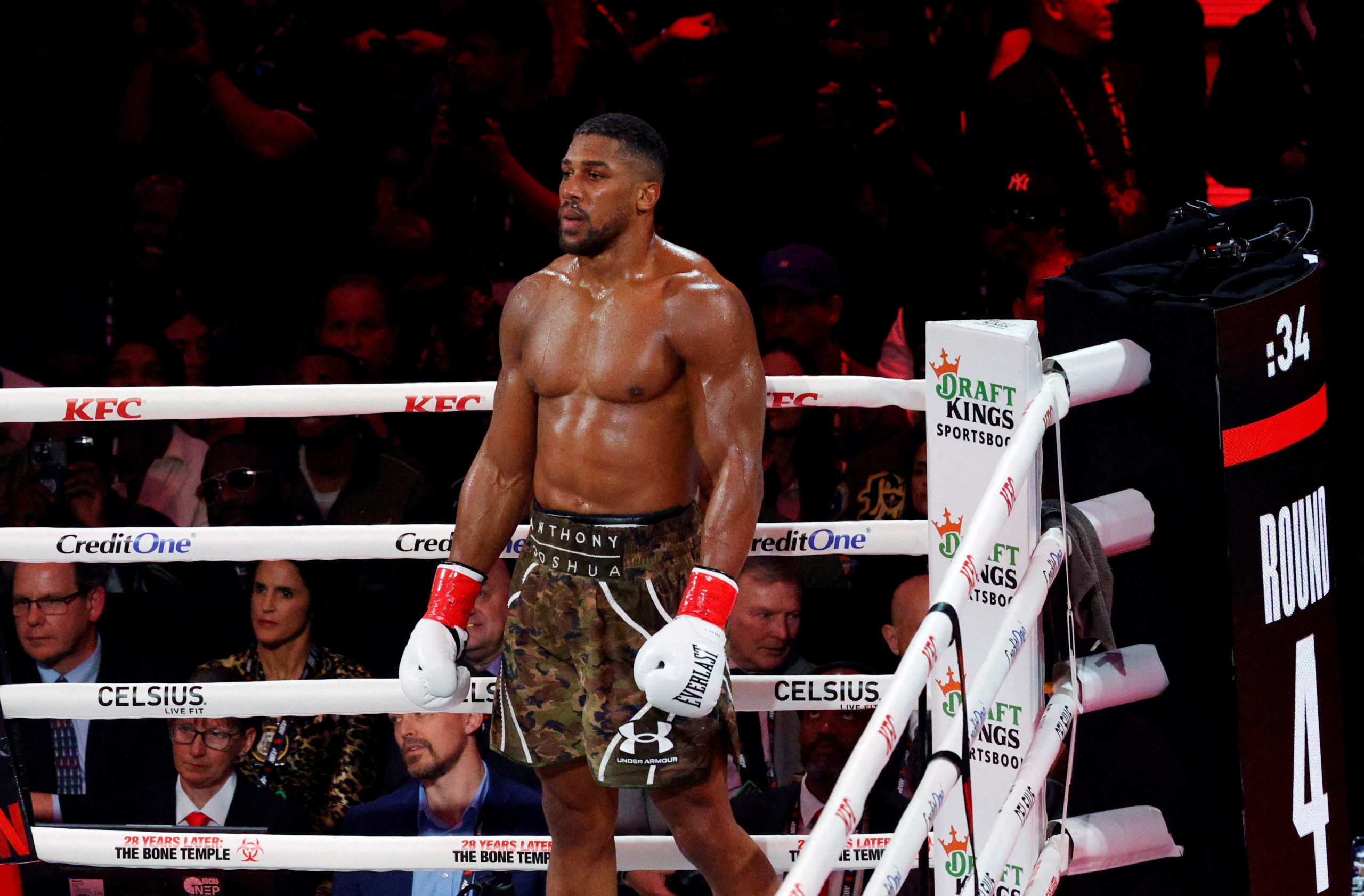 Motorista de Anthony Joshua é indiciado por direção perigosa e falta de habilitação após acidente na Nigéria