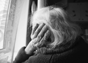 Só 4 em cada 10 idosos que relatam sintomas de depressão recebem o diagnóstico, aponta estudo