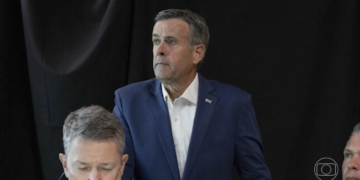 Diretor da CIA vai até a Venezuela e se reúne com a nova presidente do país