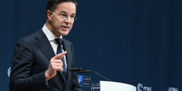 Chefe da Otan, que chamou Trump de 'papai', mantém silêncio sobre a Groenlândia