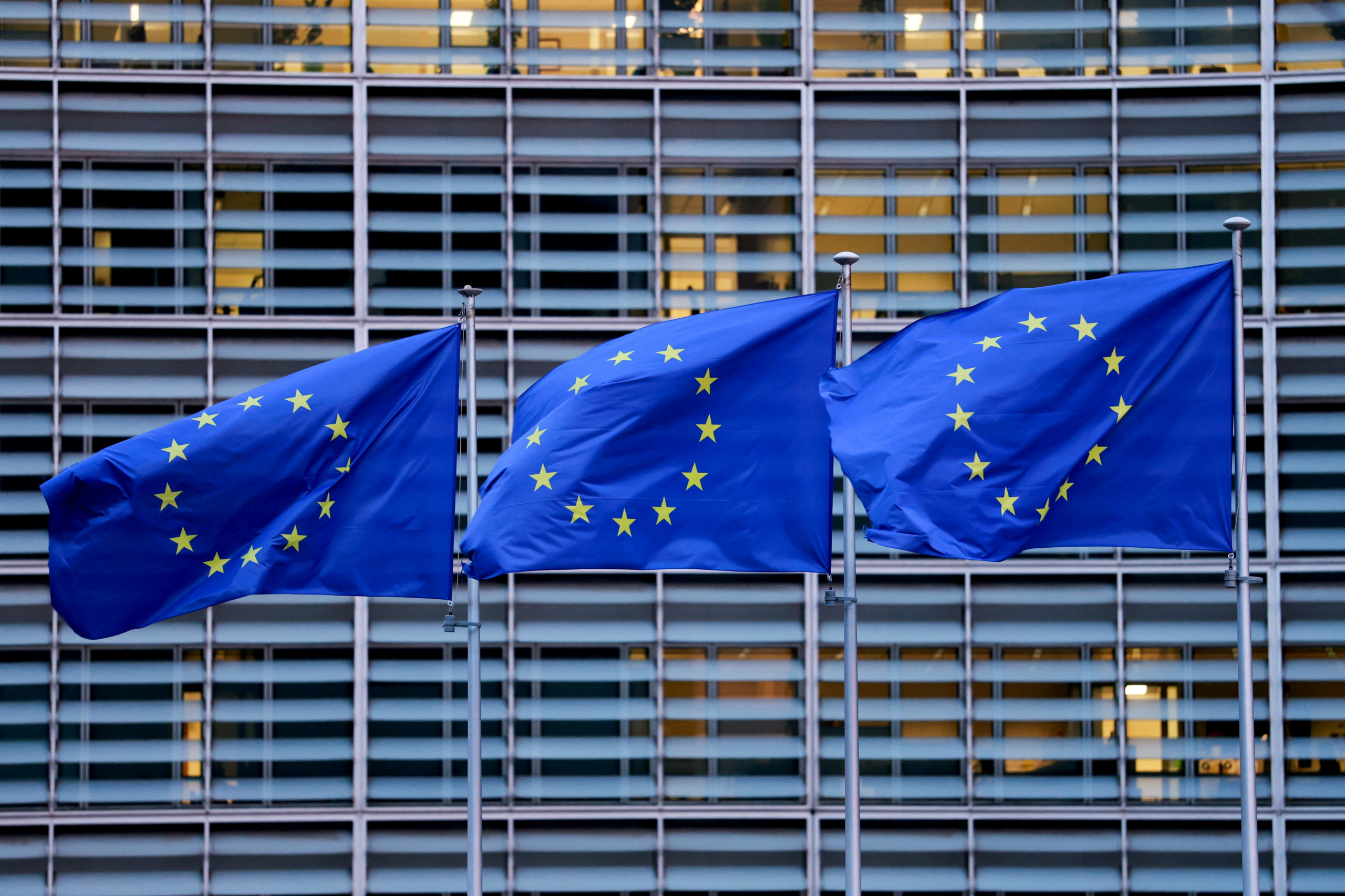 UE avalia resposta a ameaças de tarifas de Trump ligadas à Groenlândia