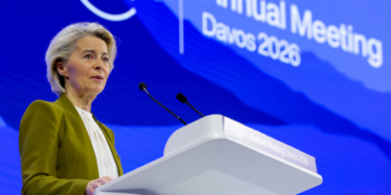 Em Davos, von der Leyen afirma que tarifas dos EUA são um “erro” e defende a soberania da Groenlândia