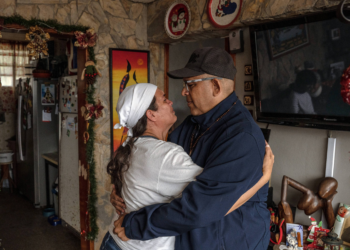 Preso político na Venezuela usou bilhetes escondidos em bala por mais de 1 ano para falar com esposa