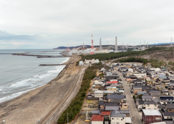 Japão tenta superar trauma e reinicia a maior usina nuclear do mundo