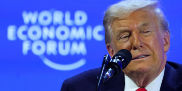 Rejeição a Trump aumenta nos EUA e chega a 56%, diz pesquisa do NYT