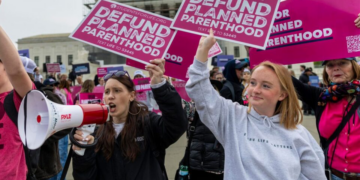 Há 53 anos, o caso Roe v. Wade legalizou o aborto nos EUA. Celebremos o seu fim