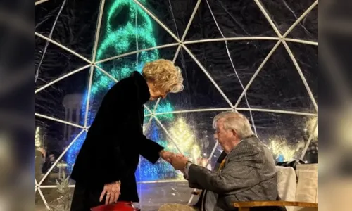 Idosos ficam noivos após serem vizinhos durante 40 anos; assista o momento