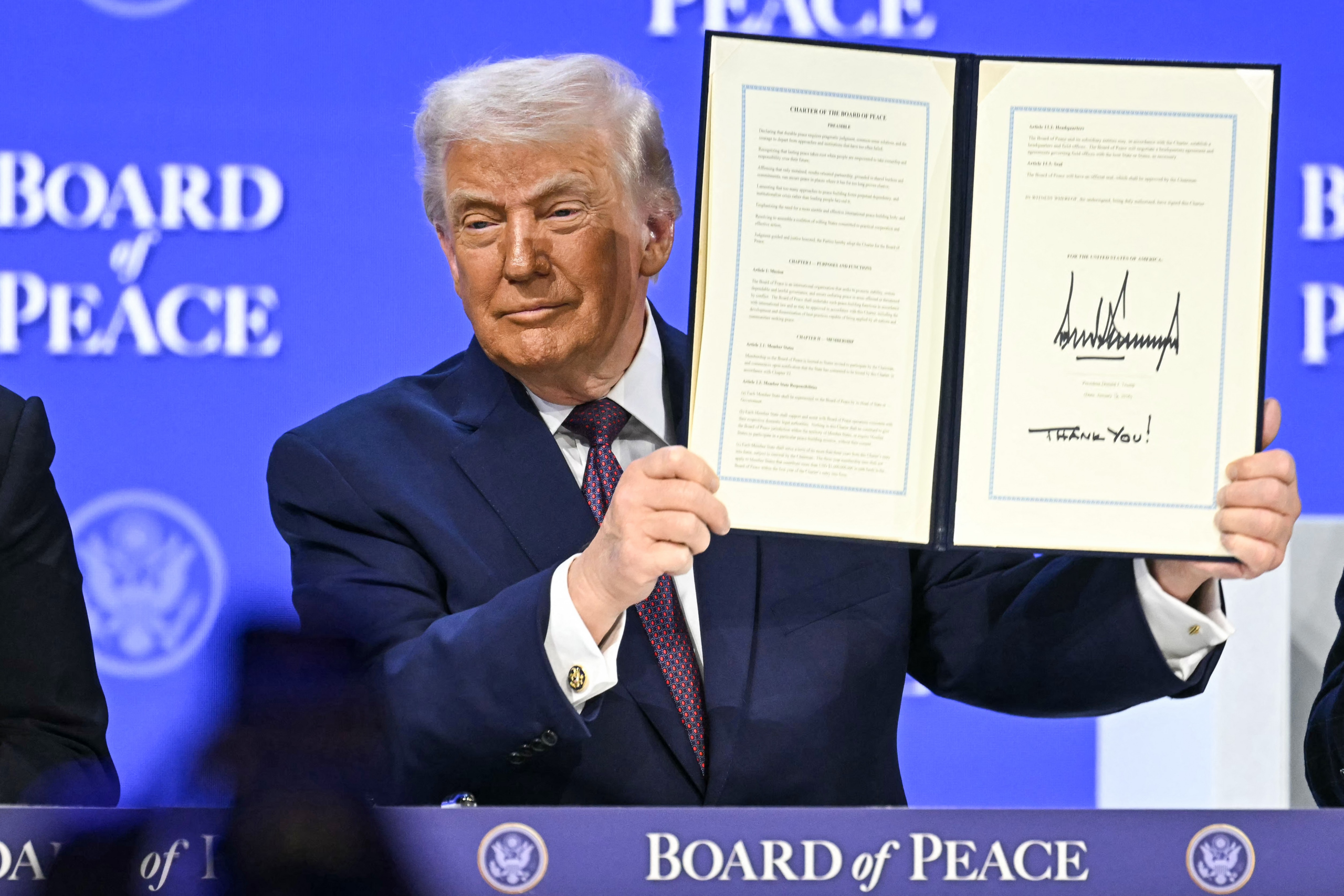 Trump lança 'Conselho da Paz' em Davos com críticas à ONU; ACOMPANHE