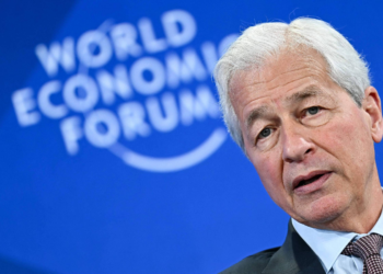 Donald Trump processa JPMorgan e CEO Jamie Dimon por encerramento de contas