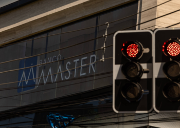 Banco Master acumula condenações por descontos indevidos de idosos