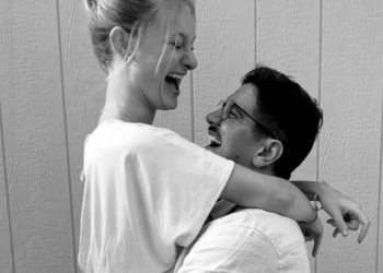 'Estamos vivendo um pesadelo', diz mãe de brasileiro preso pelo ICE há 2 meses durante entrevista de visto permanente nos EUA