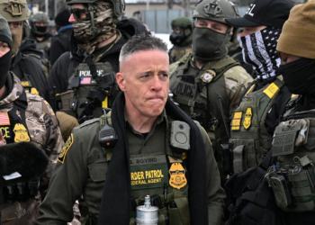 Gregory Bovino, o rosto da truculência contra imigrantes em Minneapolis