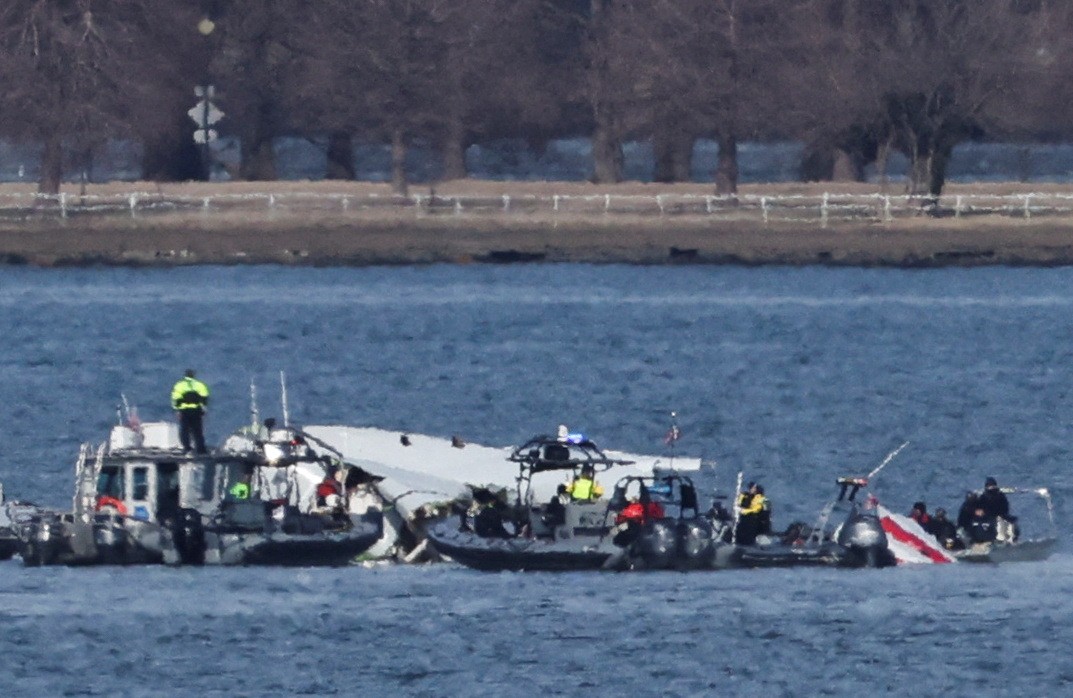 Acidente entre avião e helicóptero do Exército que matou 67 pessoas em Washington foi resultado de 'infinidade de erros', diz órgão