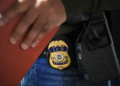 Agentes do ICE em Minnesota recebem novas ordens e são instruídos a não interagir com 'agitadores', diz agência