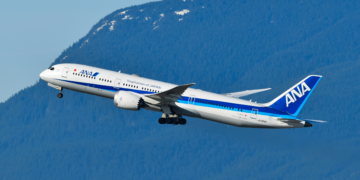 Companhia lançará classe executiva com cabine privativa e assento-cama no Japão; veja imagens