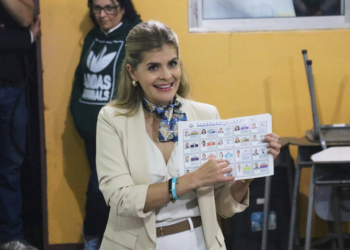 Resultados preliminares e parciais colocam sucessora escolhida pelo presidente da Costa Rica perto de vencer a presidência