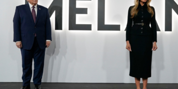 Documentário sobre Melania Trump estreia com arrecadação acima do esperado nos EUA