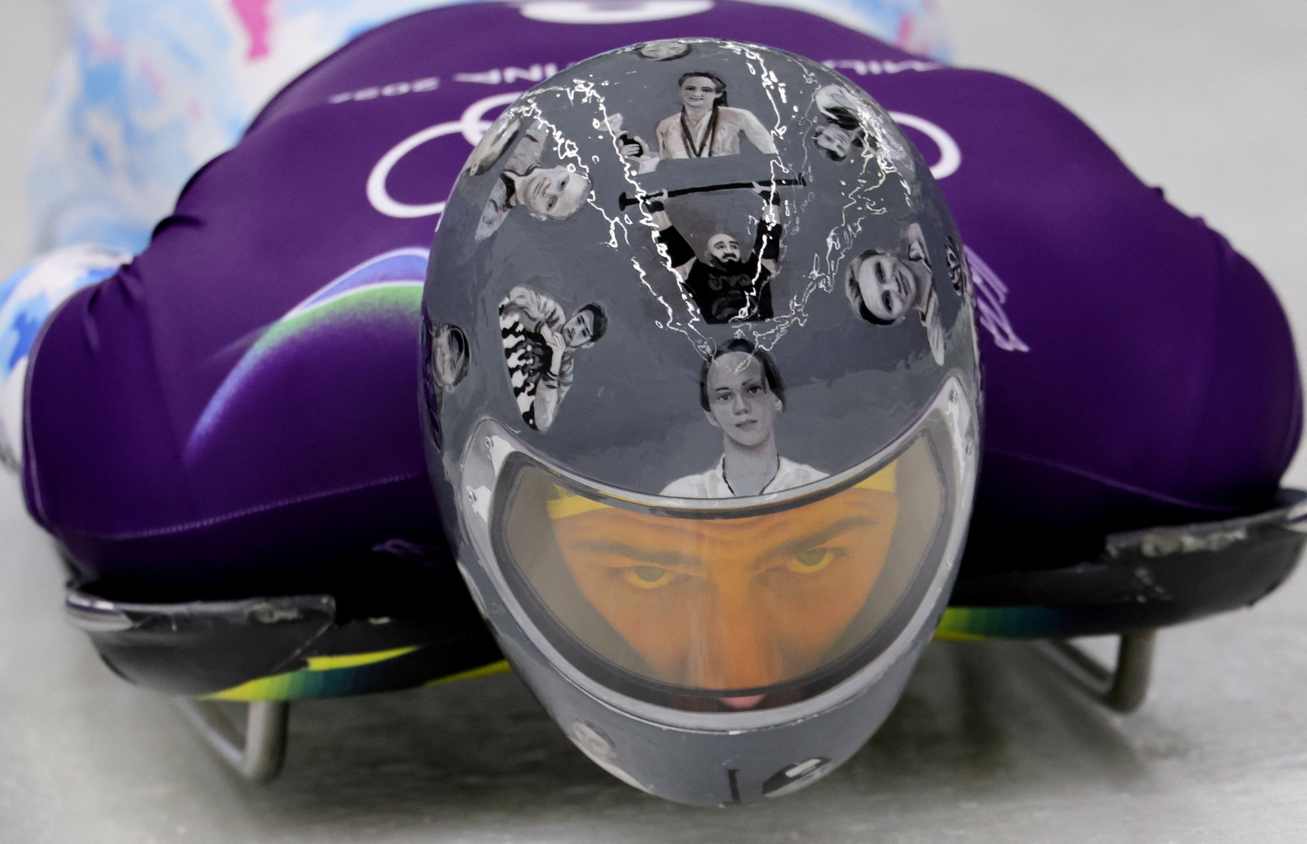 Após receber alerta, atleta da Ucrânia insiste que usará capacete com vítimas da guerra nas Olimpíadas