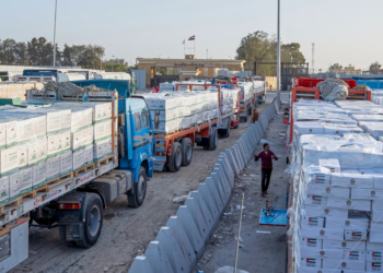 Passagem de Rafah, entre a Faixa de Gaza e o Egito, registra movimentação às vésperas de reabertura