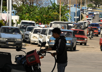 Rússia vai enviar petróleo bruto e combustível para Cuba, diz jornal russo