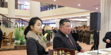 Kim Jong-un já posiciona filha para sucedê-lo, diz agência de espionagem de Seul