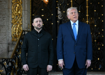 Trump diz que Ucrânia 'tem que ceder' para dar fim à guerra; Macron defende aumentar pressão contra Rússia