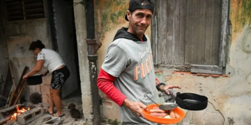 'Cozinhamos com carvão e lenha para 3 famílias na vizinhança': como cubanos estão vivenciando pior racionamento de combustível em décadas