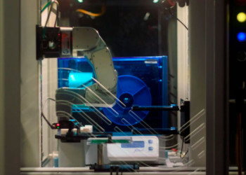 Para entender: ChatGPT comanda laboratório de robôs e reduz custo de remédios nos EUA