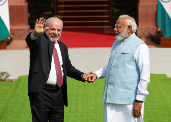 'Brasil está comprometido com a manutenção da América do Sul como zona de paz', diz Lula na Índia