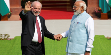 'Brasil está comprometido com a manutenção da América do Sul como zona de paz', diz Lula na Índia