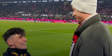 Torcedor surpreende namorado com pedido de casamento em jogo de futebol na Alemanha; VÍDEO