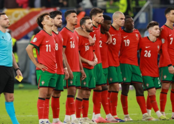 O sucesso de Portugal no futebol evidencia seus problemas econômicos