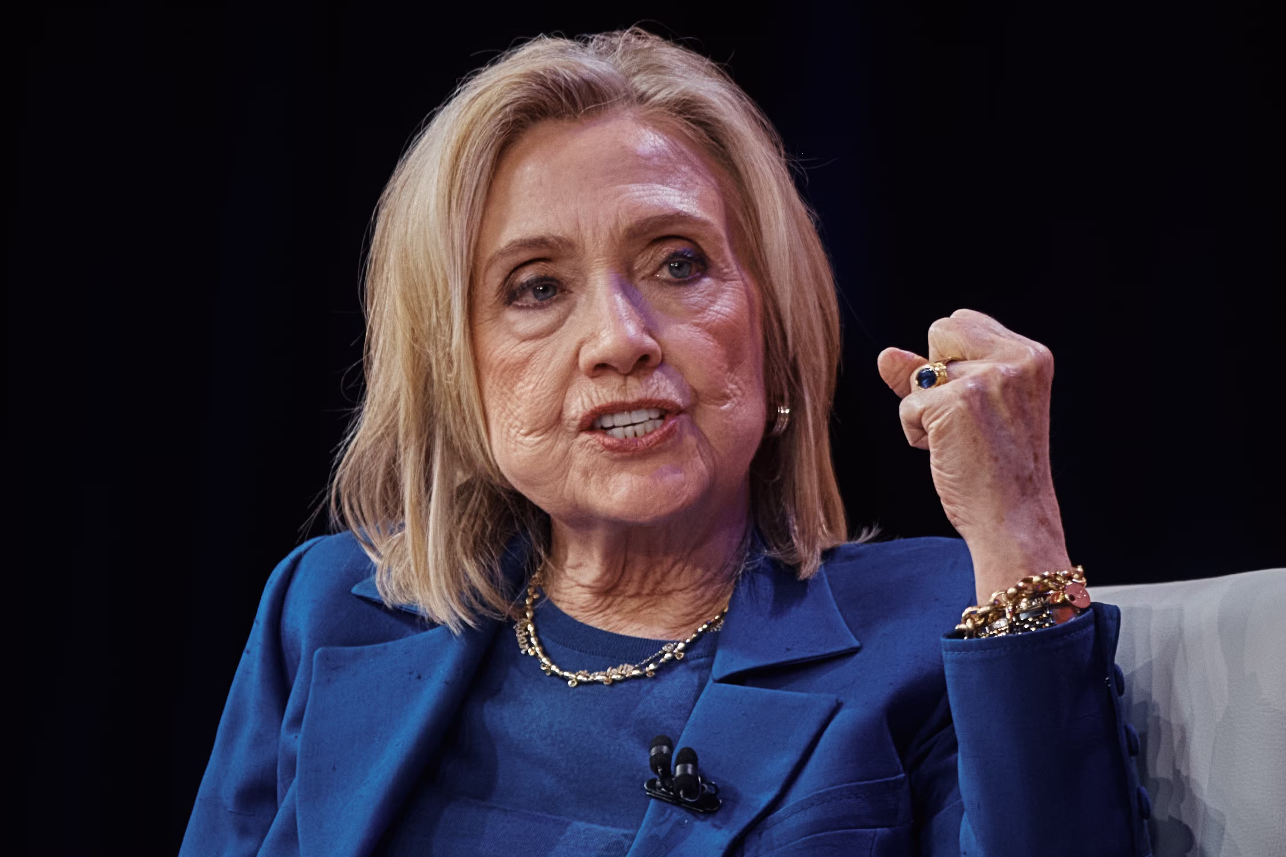 Hillary diz ter certeza de que Bill Clinton não sabe nada sobre os crimes de Epstein