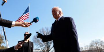 Trump diz que EUA estudam 'tomada de controle amigável' de Cuba