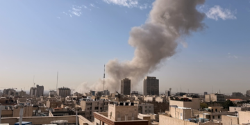 EUA e Israel bombardeiam o Irã, que ataca bases americanas no Oriente Médio em resposta