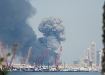 VÍDEO mostra momento em que míssil iraniano atinge base dos EUA no Bahrein