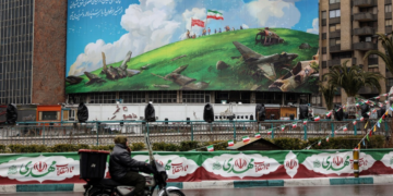 Irã autoriza mulheres a tirar carteira para motocicleta após anos de impasse