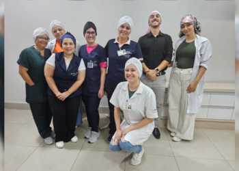 Equipe da oncologia do Providência adere à campanha "Vá de Lenço" em apoio a pacientes