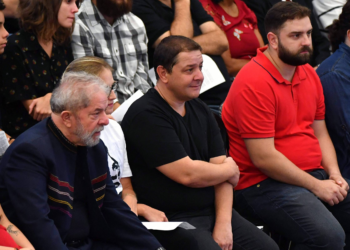 Flávio mira Lulinha; governo minimiza quebra de sigilo, mas vê risco eleitoral