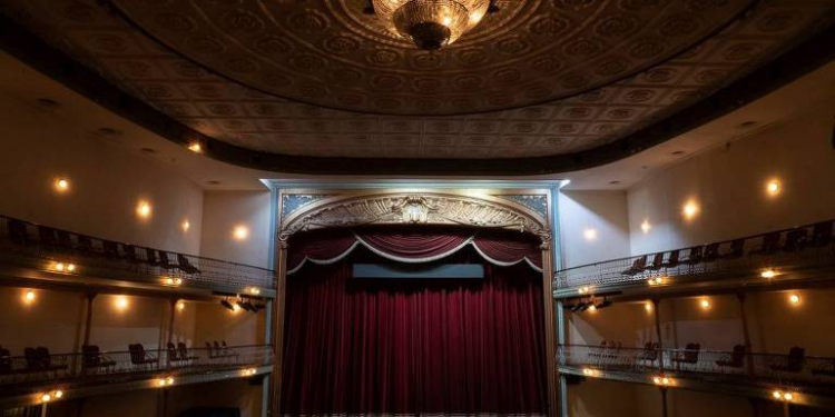 Theatro São Pedro exibe 'Nosferatu' e 'Fausto' com músicas tocadas por orquestra