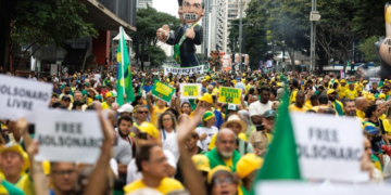 Contemplando as massas: as manifestações de 01/03