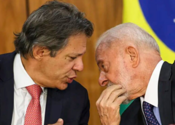 Quem trabalha para quem no Brasil? O Estado cresce e o país empobrece