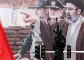 Iranianos perdem esperança em mudança de regime após ataques devastadores e indicação de Mojtaba