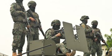 Com apoio dos EUA, Equador mobiliza 75 mil militares em 'guerra' contra cartéis de drogas