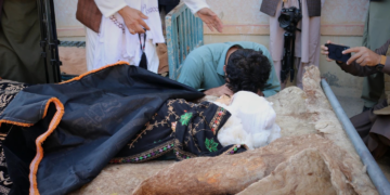 Afeganistão acusa Paquistão de bombardear hospital para usuários de drogas e matar 400 pessoas; país nega