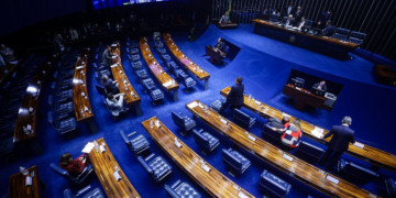 CCJ decide sobre fim da "mordomia" da aposentadoria compulsória nesta quarta