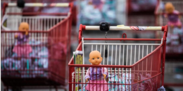 Para entender: por que a barriga de aluguel é alvo de críticas éticas e antropológicas?