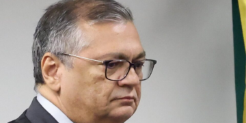 Sou obrigado a elogiar o Flávio Dino agora?